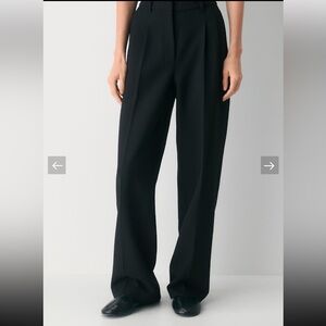 Aritzia Effortless (Re)essential Navy